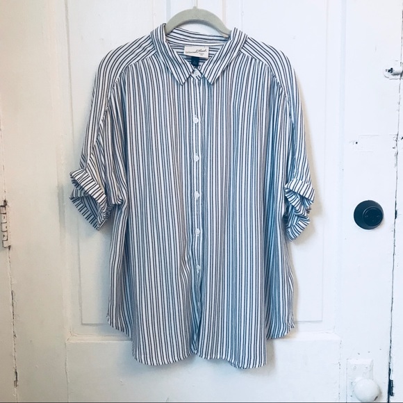 Target Universal Thread Striped Button 